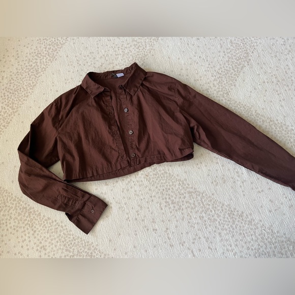 Cropped Button Up - Picture 2 of 10